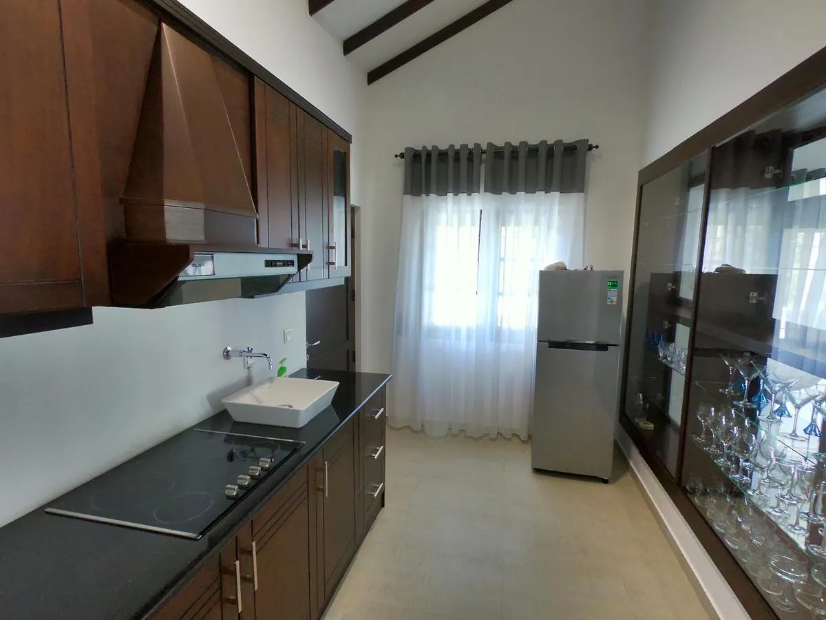 Villa Elisabeth Katana 0*,